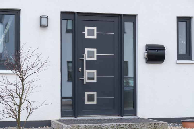 Porte sécurisée en aluminium avec un design moderne